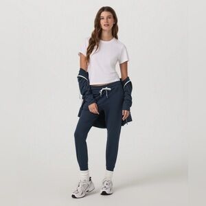 Woman’s Vuori Dream Knit Joggers Small $110